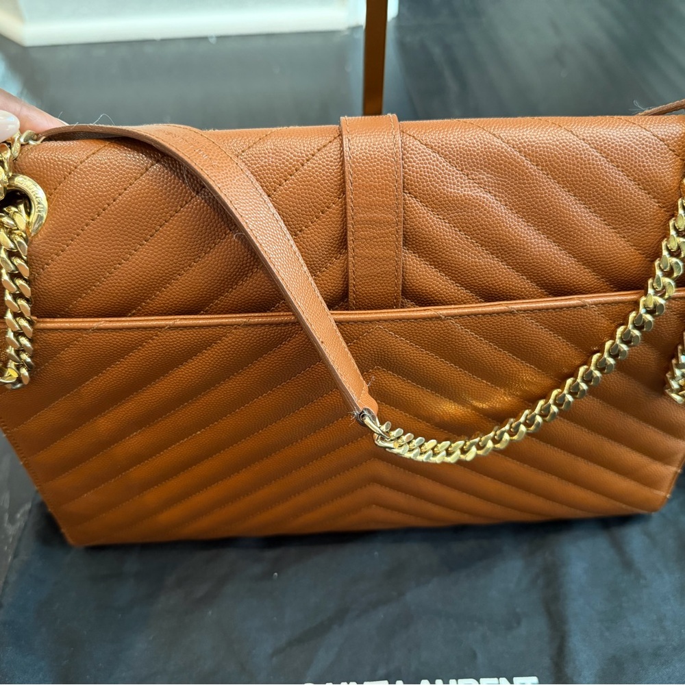 Saint Laurent Tan Leather large envelope Handbag - Picture 3 of 9